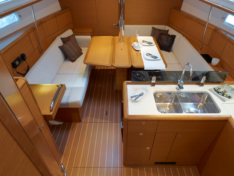 Immagine Sun Odyssey 379